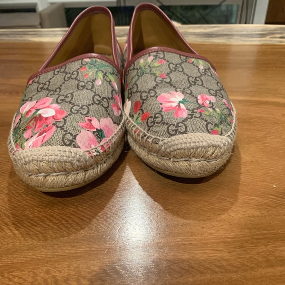 Size 10 Pink Flower Gucci Espadrilles - Picture 4 of 6